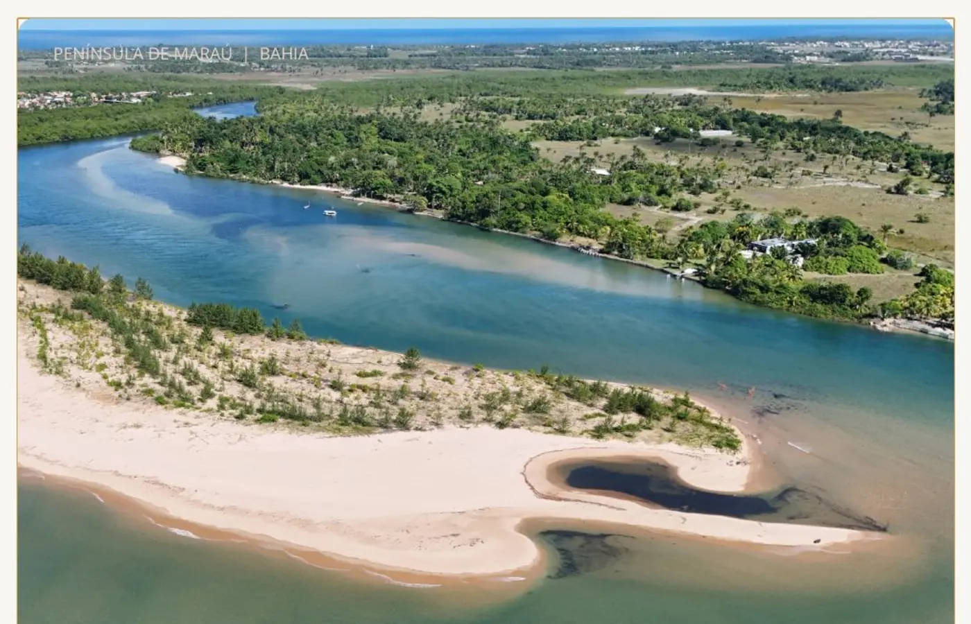 Encontro do rio com o mar no Pontal do Carapitangui
