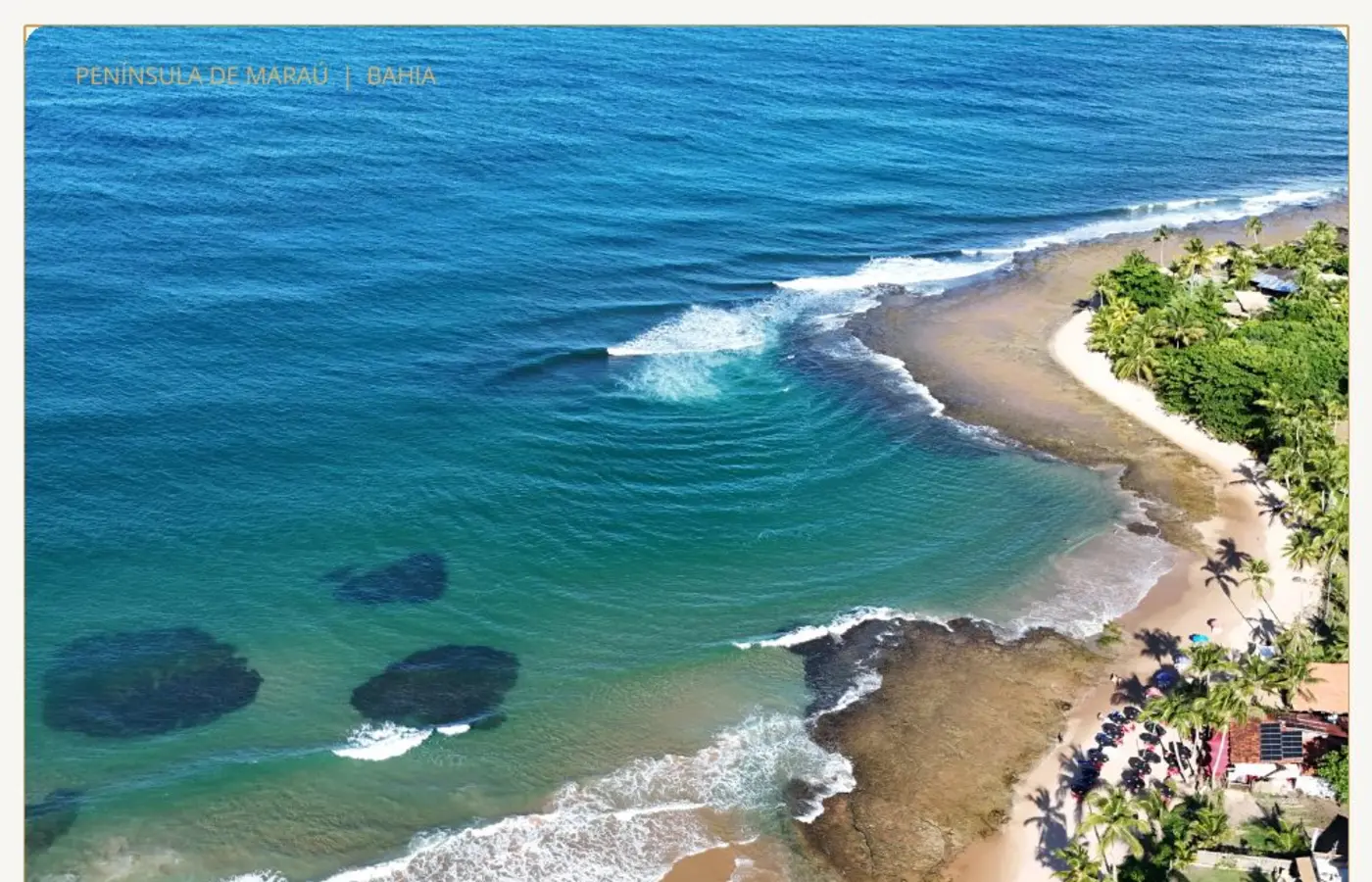 Praia de Três Coqueiros vista do alto